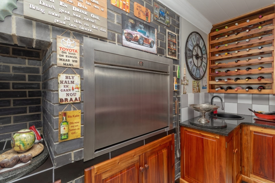 4 Bedroom Property for Sale in Monte Christo Western Cape